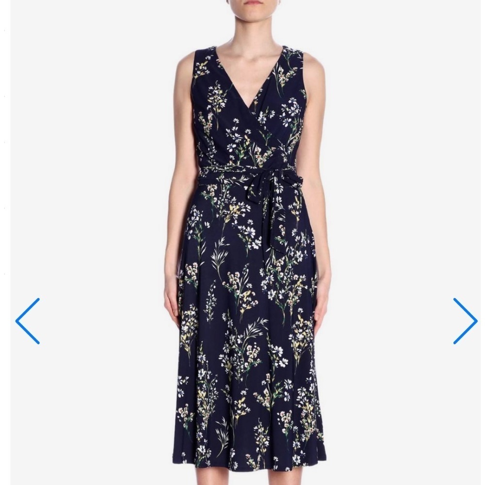 Lauren Ralph Lauren blue‎ floral beautiful flattering dress. Size 10 faux wrap